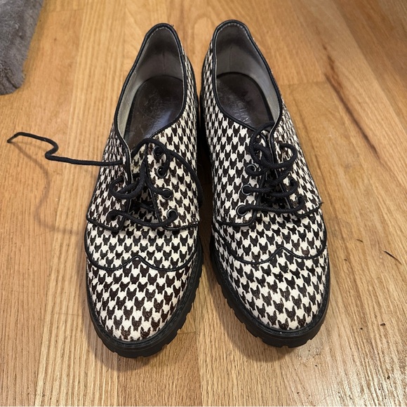 MICHAEL Michael Kors Black/Brown and White Lace Up Heel Calf Hair Oxfords Sz7 - Picture 3 of 10